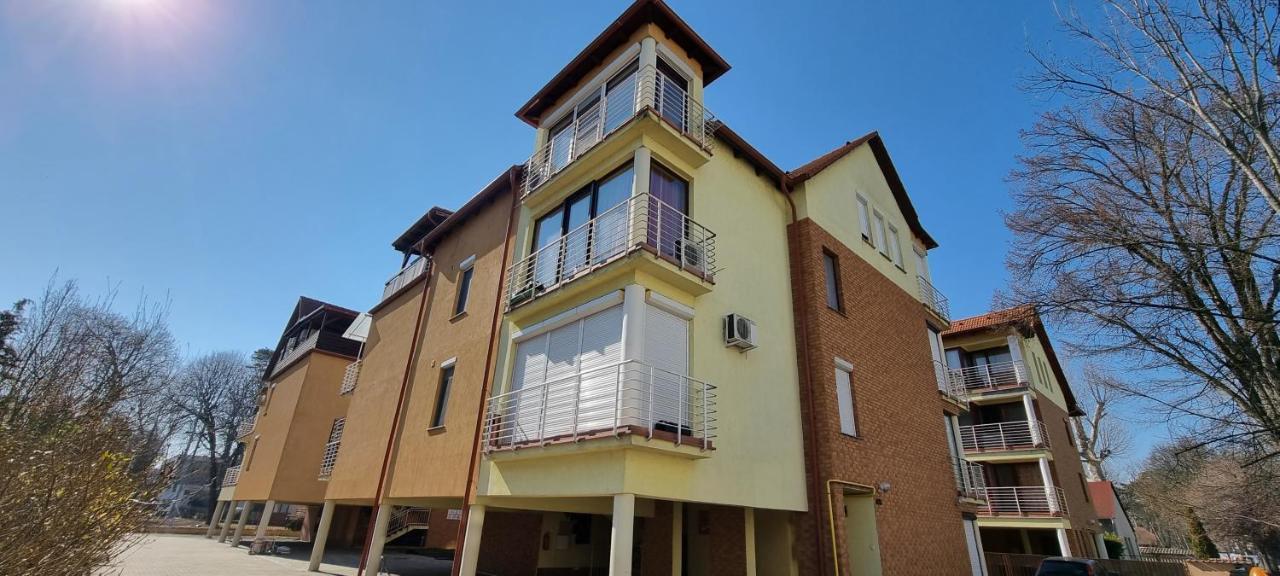 Apartman For 4 Siófok Esterno foto