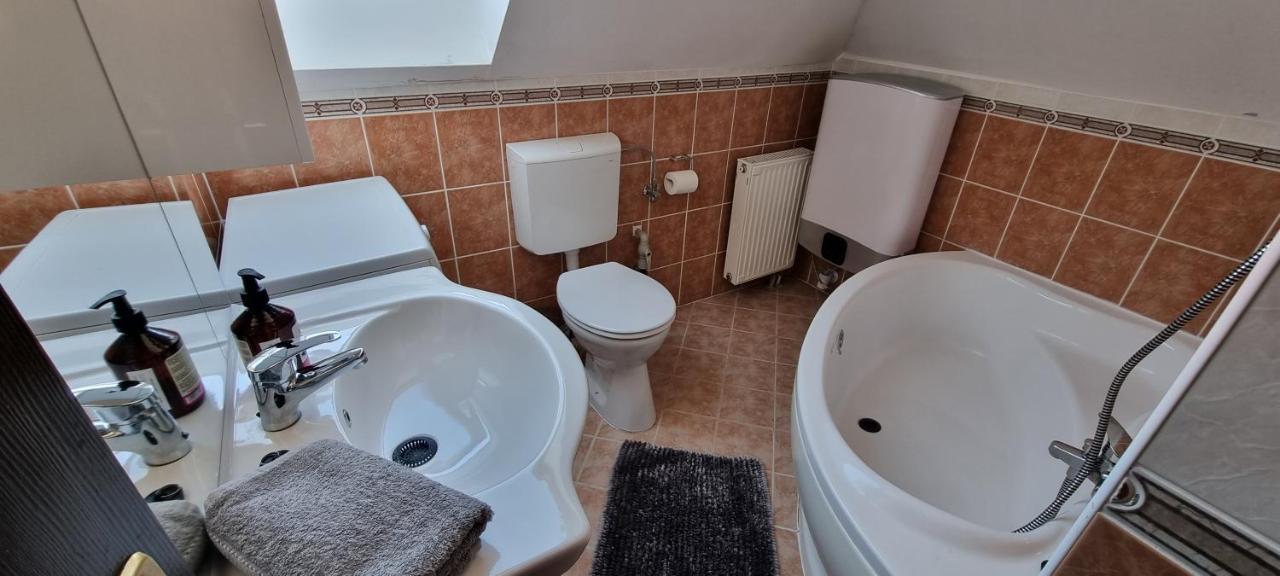Apartman For 4 Siófok Esterno foto